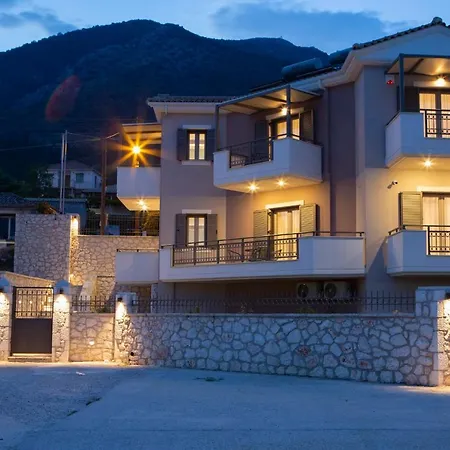 Apartment Enalion Top Floor With Viewboat Dock & Close To Nidri! *