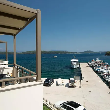 Enalion Top Floor With Viewboat Dock & Close To Nidri! Apartment Nydri (Lefkada)