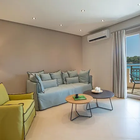Enalion Top Floor With Viewboat Dock & Close To Nidri! Apartment